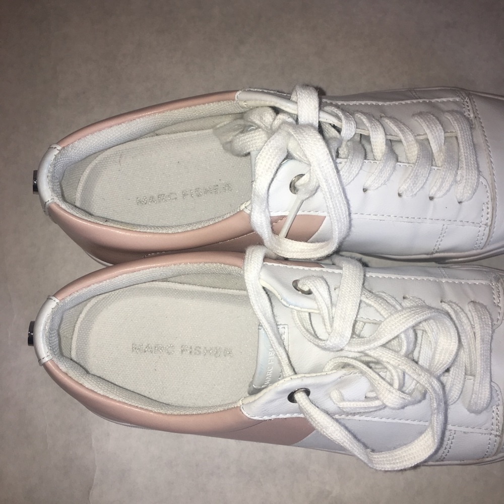 Marc Fisher two toned sneakers - Picture 4 of 7